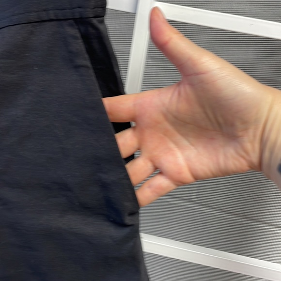 theory black taminara shorts size 6 - Picture 6 of 10